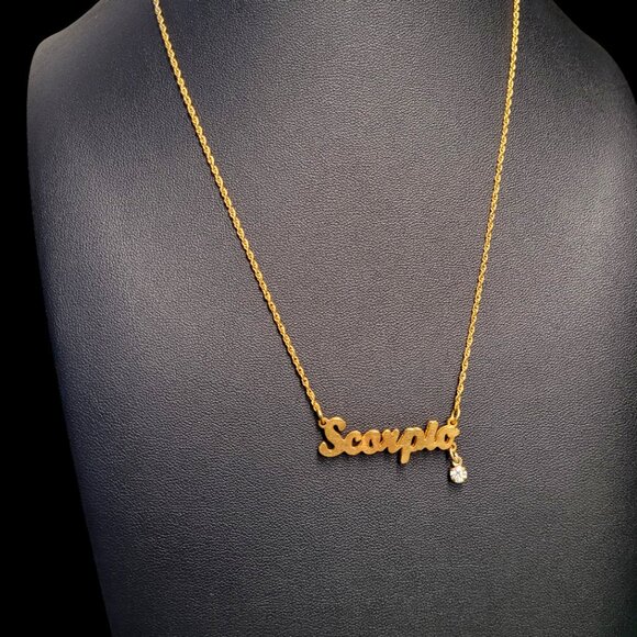 Vintage Avon Scorpio Gold Plated Necklace - Picture 13 of 15